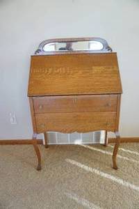 lot 8 image: Antique Secretaries Desk With Mirror
