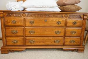 lot 11 image: Chest of Drawers (9-drawers)
