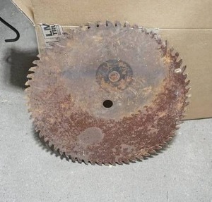 lot 122 image: Large Vintage Saw Blade