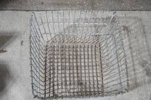 lot 162 image: Vintage Wire Milk Crate