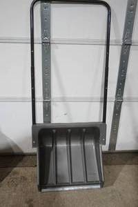 lot 166 image: Suncast Snow Pusher