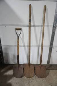 lot 180 image: (3ct) Spade Shovels