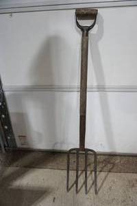 lot 182 image: Potato Pitchfork