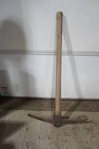 lot 188 image: Vintage Pick Axe
