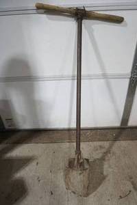 lot 193 image: Post Hole Digger