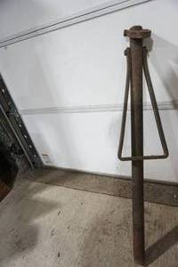 lot 194 image: Fence Post Puller