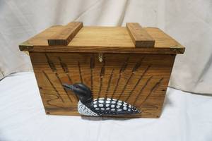 lot 35 image: Wooden Loon Box