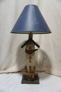 lot 41 image: Birdhouse Lamp