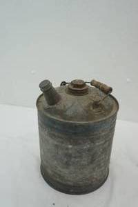 lot 75 image: Vintage Galvanized Gas Can, 2.5 gallon