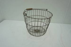 lot 83 image: Antique Egg Basket