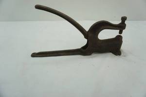 lot 87 image: Antique Little Giant Rivet Press, hand-operated