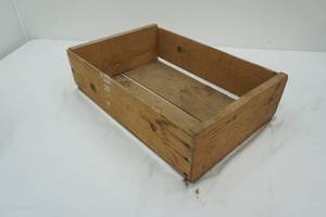 lot 91 image: VintageAntique Wooden Box 17.5x12x5