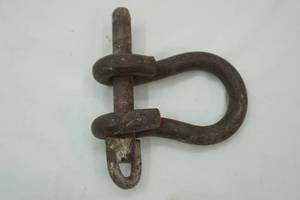 lot 229 image: Screw Pin Anchor Shackle