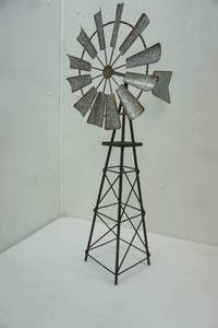 lot 256 image: Metal Decorative Windmill 25 tall