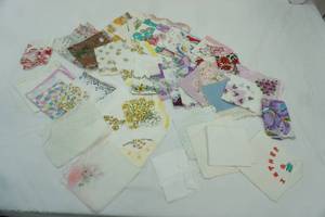 lot 261 image: Vintage Womens & Childrens Hankies