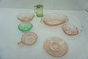 lot 272 image: Vintage Depression Glassware