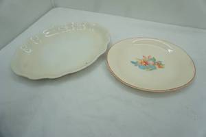 lot 279 image: Vintage Homer Laughlin Hudson Serving Tray Vintage Camwood Ivory Oven Proof Calico Fruit Serving Tray