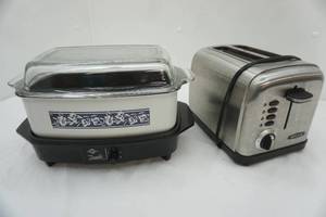 lot 287 image: West Bend Versatility Slow Cooker Stainless Steel Bella Toaster