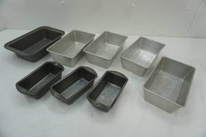 lot 297 image: Bread Pans
