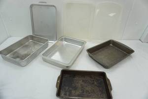 lot 298 image: Cake Pans
