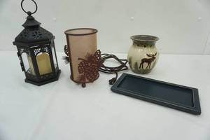 lot 300 image: Decor Lot