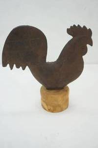 lot 302 image: Cast Iron Chicken. Hummer E. 184 9.5 wide by 10 tall