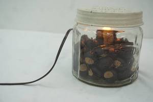 lot 304 image: Roasted Chestnuts Decor Light