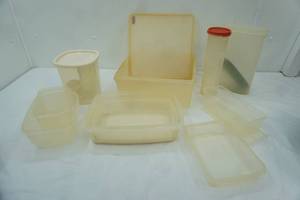 lot 307 image: Tupperware Lot