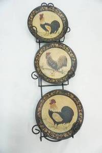 lot 315 image: Decorative Rooster Plates & Rack