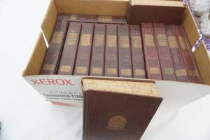 lot 320 image: Vintage New Standard Encyclopedia Collection
