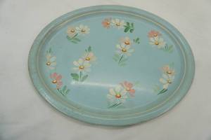 lot 339 image: Vintage Metal Hand Painted Serving Tray. Oval