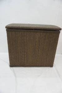 lot 341 image: Clothes Hamper 21.5x12x18