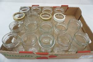 lot 347 image: (18ct) Pint Canning Jars