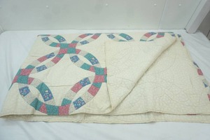 lot 365 image: Quilt. Approx. 75x84