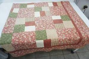 lot 371 image: Quilt. 90x 90