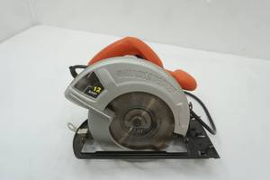lot 391 image: Black & Decker Circular Saw. CS 1000
