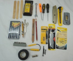 lot 401 image: Hand Tools & Hardware Lot