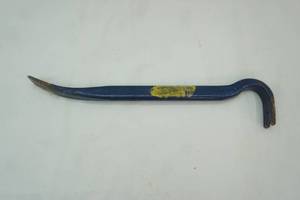 lot 414 image: 18 Mega Pry Bar