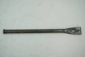 lot 415 image: 16.5 Pry Bar