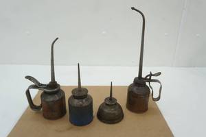 lot 413 image: Vintage Oil Cans (4ct) Oilers