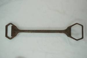 lot 416 image: Antique Dr. Rinehart Handy Hog Holder