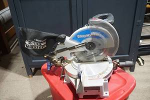 lot 445 image: Delta ShopMaster 10-Inch Compounding Sliding Miter Saw