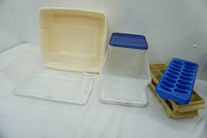 lot 462 image: Wash basin , ice trays