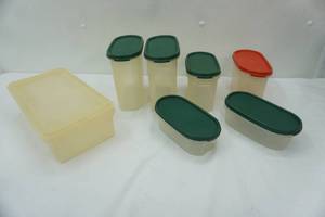 lot 463 image: Tupperware Lot