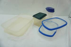 lot 468 image: Rubbermaid & Other Food Storage Containers (some like new)