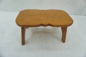 lot 470 image: Vintage Wooden Footstool. 15x9x7.5