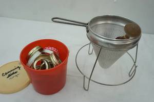lot 475 image: Canning Rings, Vintage Aluminum Cone Sieve and Stand