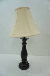 lot 482 image: Table Lamp 28 tall