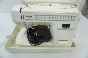 lot 507 image: Brother Sewing Machine. XL-3022