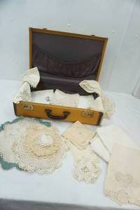lot 513 image: Vintage Suitcase, Doilies, Table Cloths